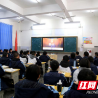 保靖：《榜样5》热播师生热议深受感动