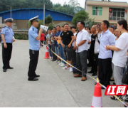 保靖交警“送考下乡” 服务群众零距离