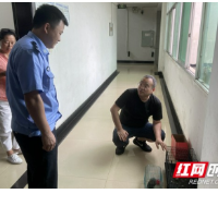 吉首：群众捡到猫头鹰幼鸟 派出所民警及时救助