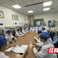 湘西州人民医院：肩挑两担不放松 防疫诊疗两不误