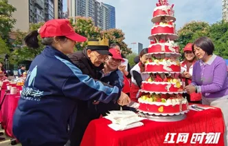 组图丨金秋桑榆暖 吉首市各地开展重阳节敬老活动