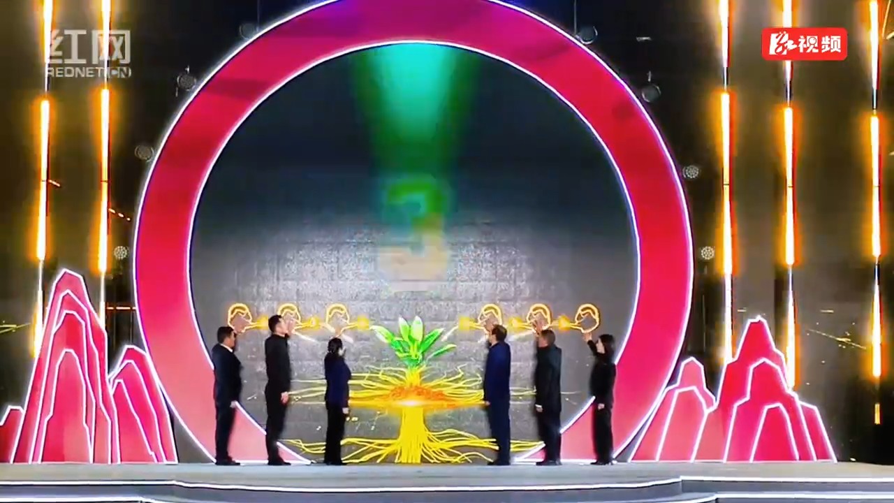 2025年吉首德夯冬季村晚温情上演