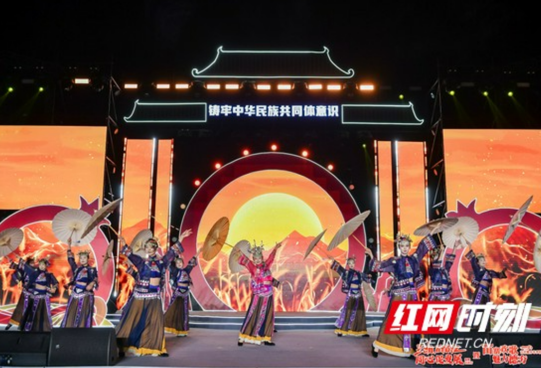 2025年吉首德夯冬季村晚温情上演