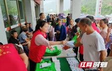 湘西州林业局：进乡镇开展“全民禁毒宣传月”宣传活动