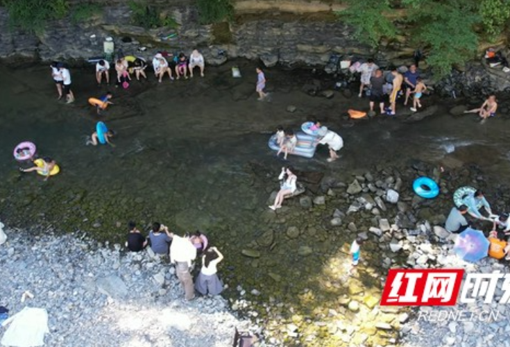 乡村振兴在路上丨凤凰县吉信镇：“避暑+休闲”双体验 家门口吃上“旅游饭”