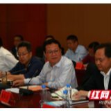 叶红专参加凤凰花垣代表团讨论审议