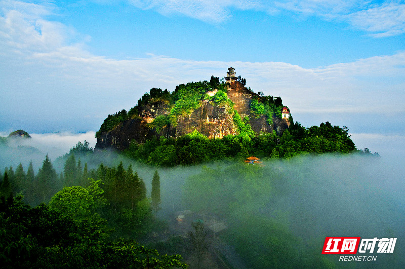 五大景区蓄势齐开 叶红专宣布龙山县全域旅游正式启动