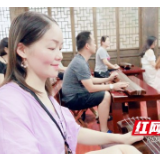 做灵魂的塑造者——记湘西州民族实验小学教师李丹丹
