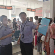 吉首市政务服务中心：主动为群众解难题优服务