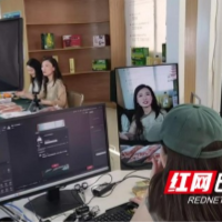 泸溪：好物出山“上网”  助力振兴“下单”