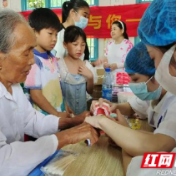 长沙医学院“风之彩”团队到永顺县开展义诊科普活动