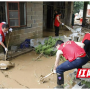 保靖：暴雨无情人有情 重建有我“税担当”