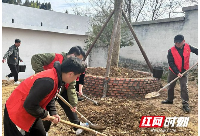 凤凰县水打田乡：迎接三月春风 弘扬雷锋精神