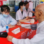 武陵区穿紫河街道：粽香沁人心 浓浓邻里情