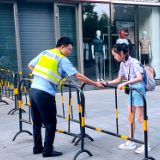 长大后我就成了你！常德两位小学生主动到高考考点帮忙