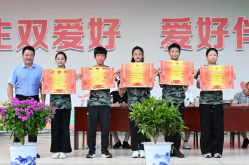 常德市第五中学七年级新生素质拓展训练圆满落幕