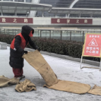 以雪为令速处置 常德火车站广场全力应对冰冻雨雪天气