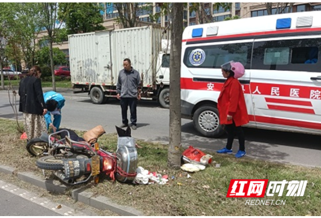 常德安乡：整治违停遇车祸  及时救助危转安