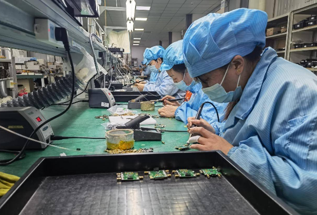 常德：部门经理沉迷赌博 说谎诈骗同事7万余元