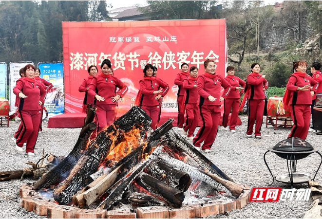 助力乡村振兴！常德徐侠客车友会年会放在了村里面