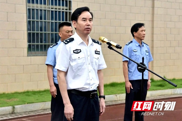 武陵区人民政府副区长、公安分局局长陈有万出席仪式，并宣布分局全警实战大练兵正式开始。