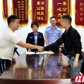想打架先下手为强！常德男子莫名遭啤酒瓶爆头，原是误会一场……