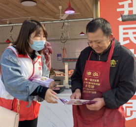 武陵区芦荻山乡：禁毒宣传进市场 守护美好家园