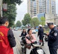 常德高新公安分局交警大队开展戴帽工程集中整治行动