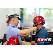 安乡交警走乡镇进社区 守护“一老一小”安全