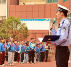 常德交警掀起秋季交通安全宣传活动热潮