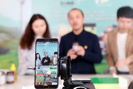 北湖区以“网”为媒“嫁”出扶贫农产品