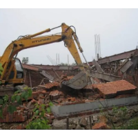 永兴一自建房加盖阁楼内电线如蛛网