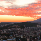 宜章县：夕阳美如画 城区现火烧云美景