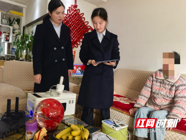 工商银行郴州财兴支行上门暖心服务特殊群体