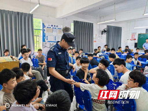 资兴市清江镇开展法治安全教育进校园活动