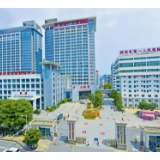 从“单向灌输”到“双向成就”：公立医院青年医务人员思想政治工作的创新探索