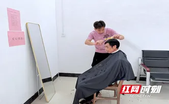 桂东县清泉镇：小阵地聚大温情 文明服务暖乡邻