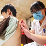 嘉禾县：入伏首日贴“三伏贴”