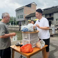 临武县:直播助农促增收