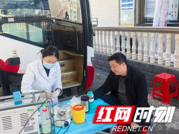 慈利县杨柳铺乡开展无偿献血志愿活动