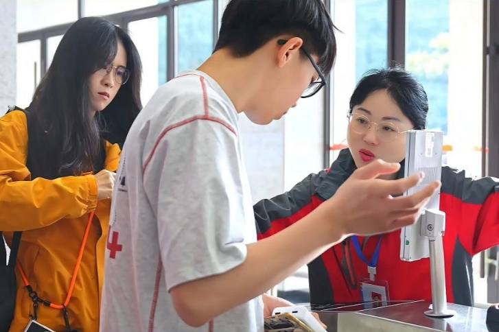 张家界宠游客｜七星山景区全员坚守 用真情服务暖遍八方来客