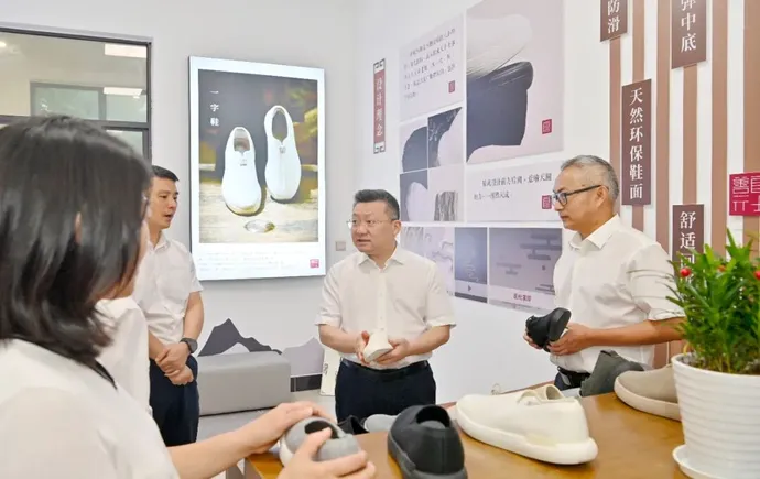 陈澎赴慈利县开展“企业服务年”活动