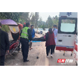 桑植：交警开通“绿色通道”高效救助事故伤者