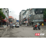 张家界市桑植县：“马路市场”消失了  群众出行方便了