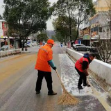 慈利县公路养护部门严防勤守第一场雪后公路安全