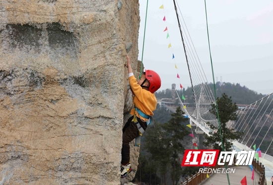 张家界大峡谷景区：惊险体验游 快乐享假期