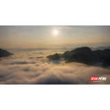 云海日出齐现 张家界十里画廊景观绝美如画