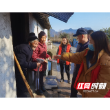 武陵源区锣鼓塔街道袁家界社区:迎新春,送温暖,走访慰问老年人活动