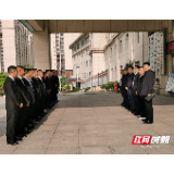 桑植县欢送全省脱贫攻坚先进集体和先进个人