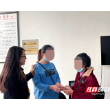 张家界：法官悉心调解修复亲情 双方握手言和化纠纷